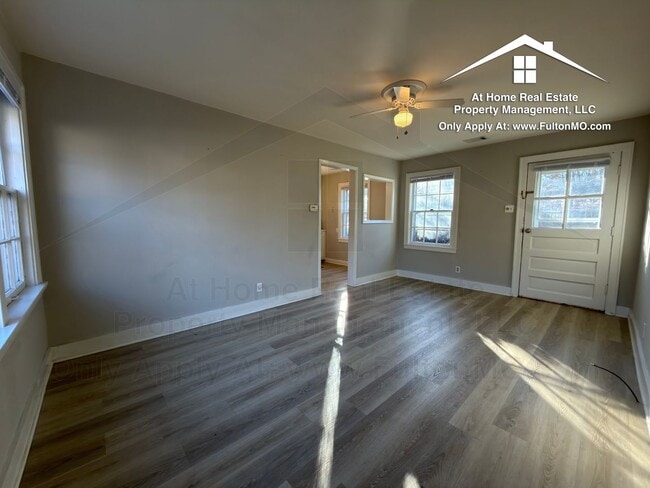 Photo - 715-709 W 7th St