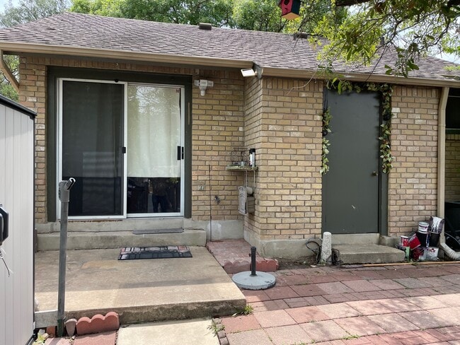 Building Photo - 1015 E Yager Ln Unit 108