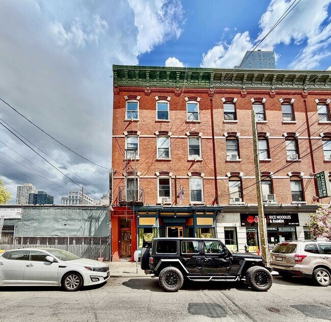 Photo - 364 Grove St Unit 1