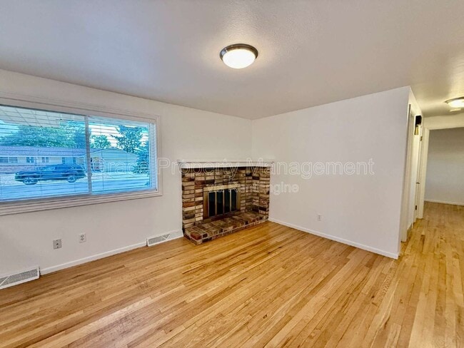 Photo - 1125 W 8th Ave Dr