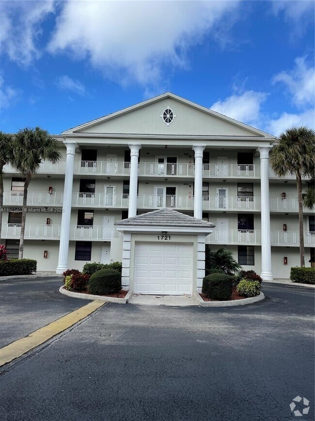 Building Photo - 1721 Whitehall Dr Unit 305 Rental