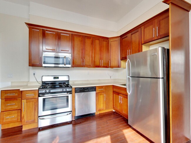 Spacious 4BR/2BA in Prime Mission District... - Spacious 4BR/2BA in Prime Mission District... Apartamento