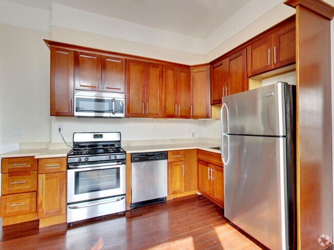 Building Photo - Spacious 4BR/2BA in Prime Mission District... Rental