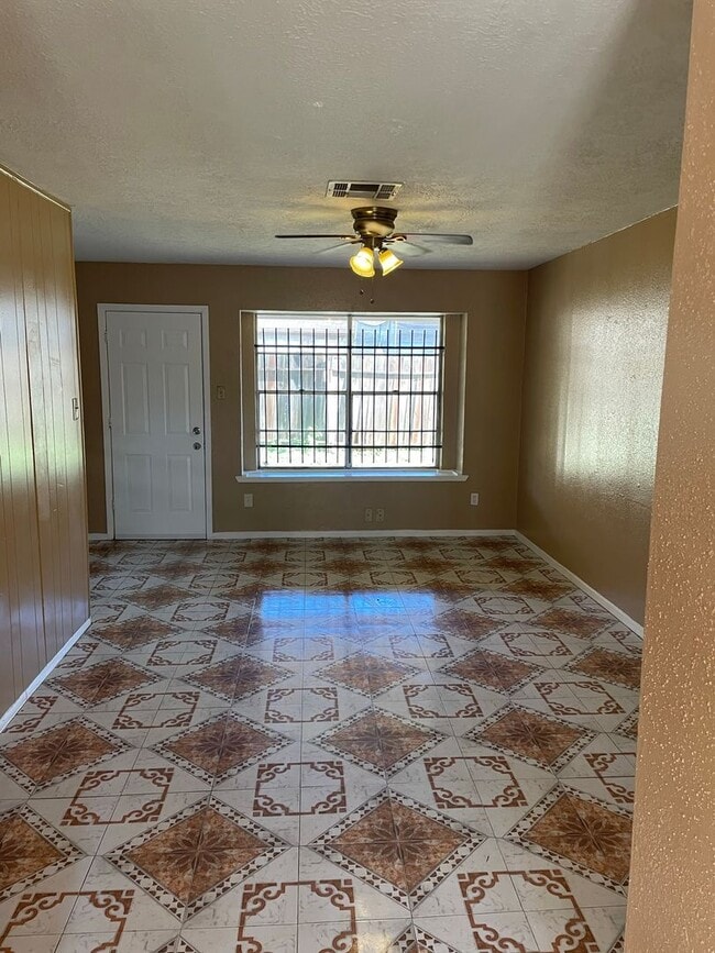 Photo - 3bd 1.5 bath 1 car garage home near Hiram Clarke and 2234