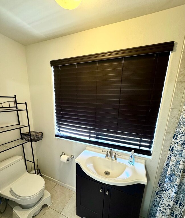 Photo - 3 Kaalalo Pl Unit 1 Bedroom (Upstairs)