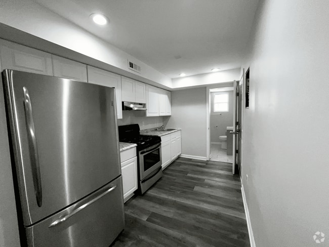 Building Photo - 1600 McHenry St Rental