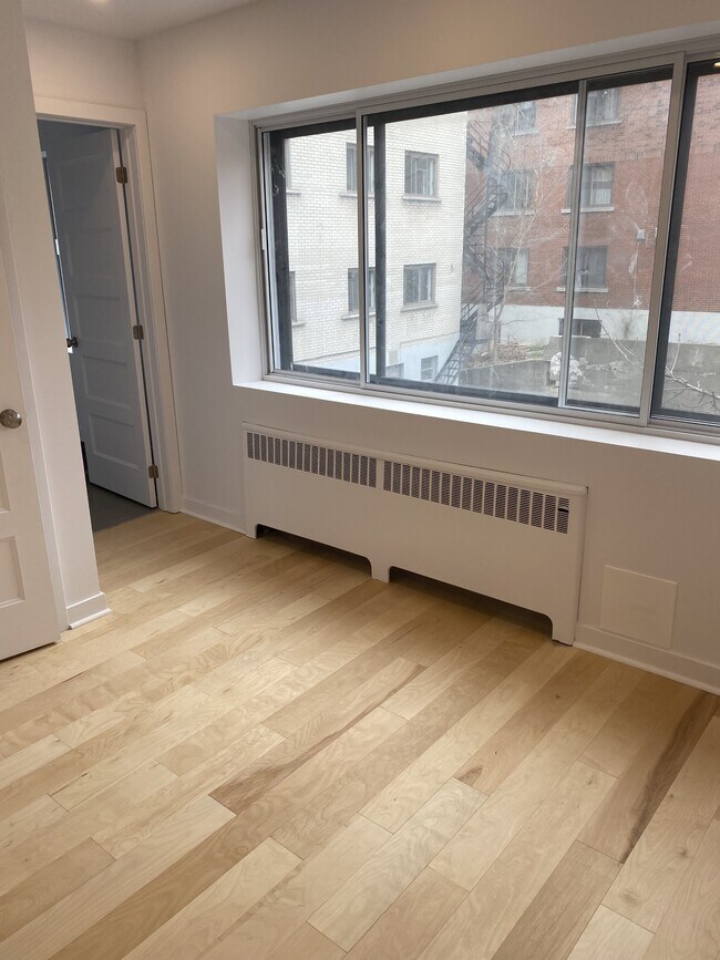 Photo - 5491 Av. Victoria Unité 120