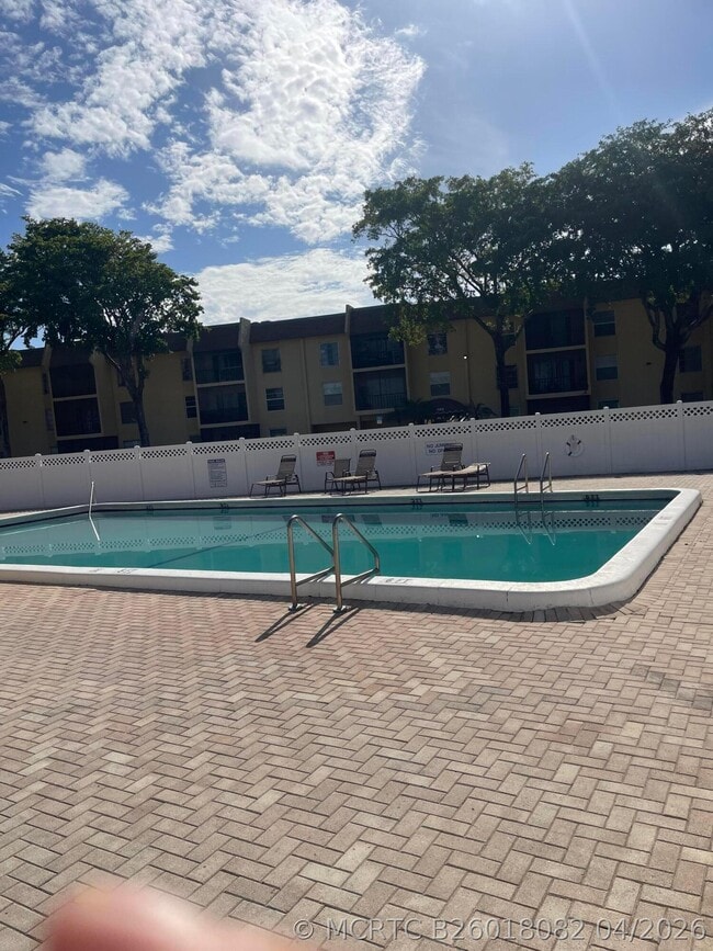 Photo - 450 NW 20th St Unit 1010