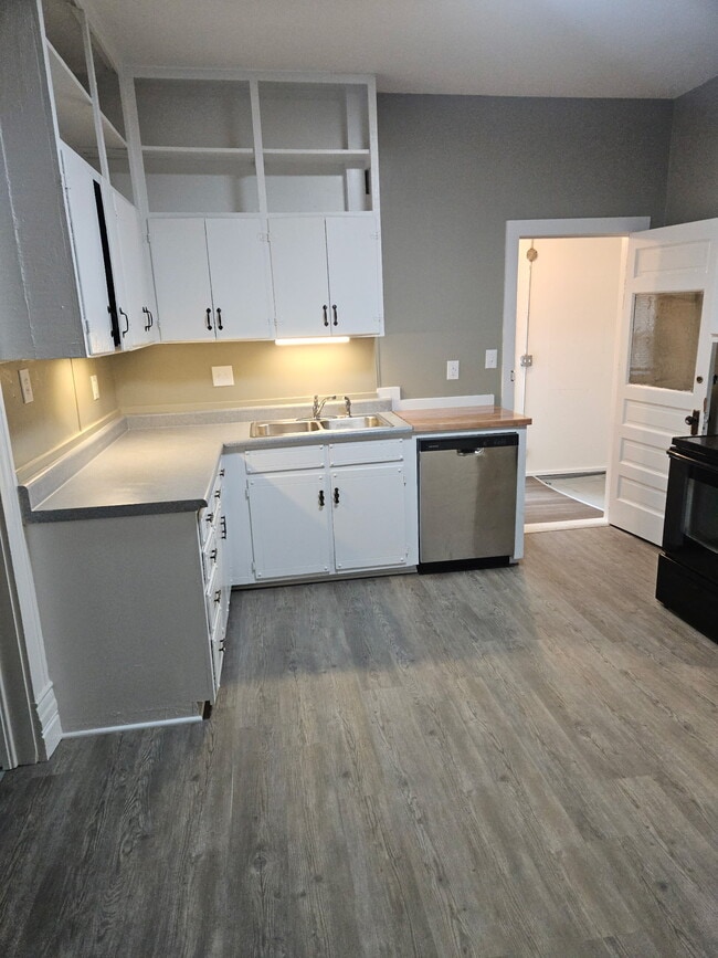 Building Photo - 1026 Roosevelt Ave Rental