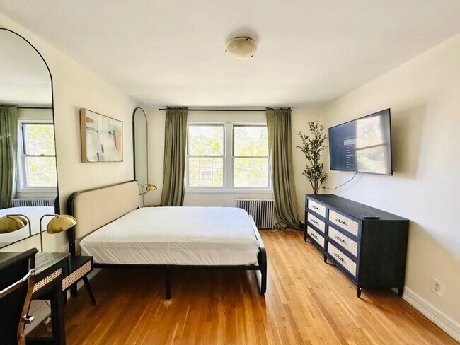 Photo - Furnished room/NOT APARTMENT Unit 4