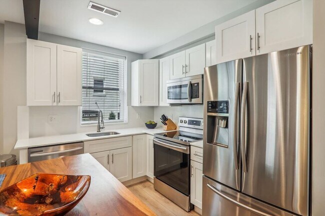 Photo - 5024 9th St NW