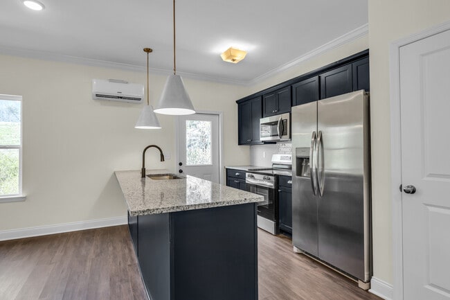 Photo - 5563 Stream Ln