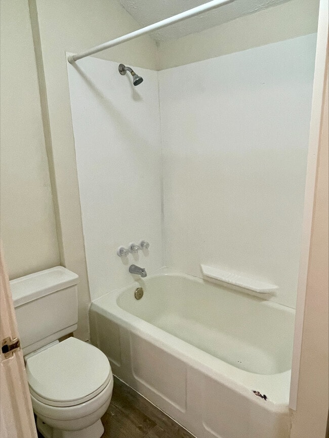26 Christie St Unit 4