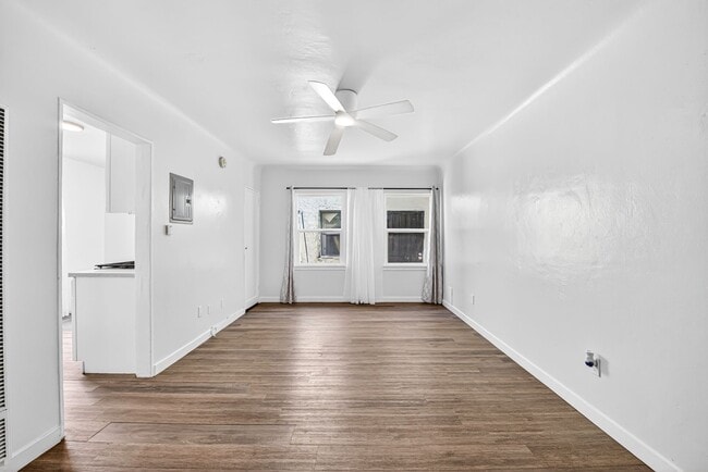 Building Photo - 636 Linden Ave