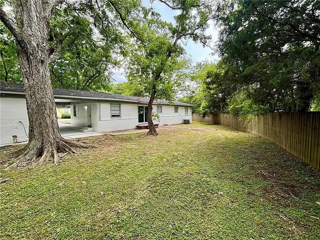 Photo - 466 Pinehill Dr