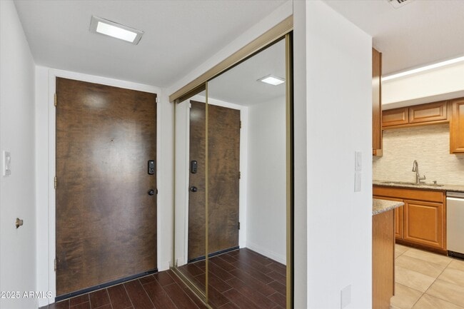 Building Photo - 7940 E Camelback Rd Unit 101 Rental