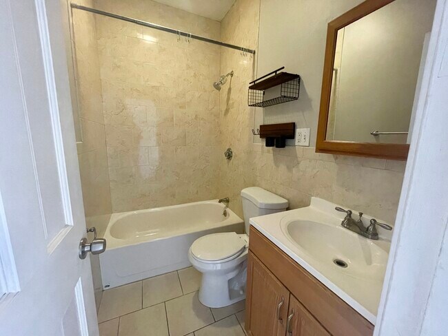 Photo - 148 Strathmore Rd