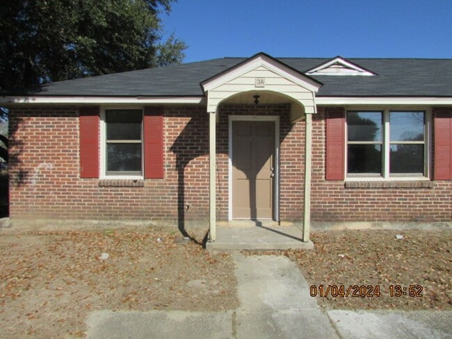 Building Photo - 3 Dixie Dr Unit A