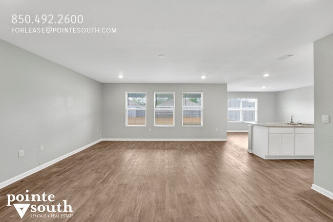 Photo - 7063 Abigail St