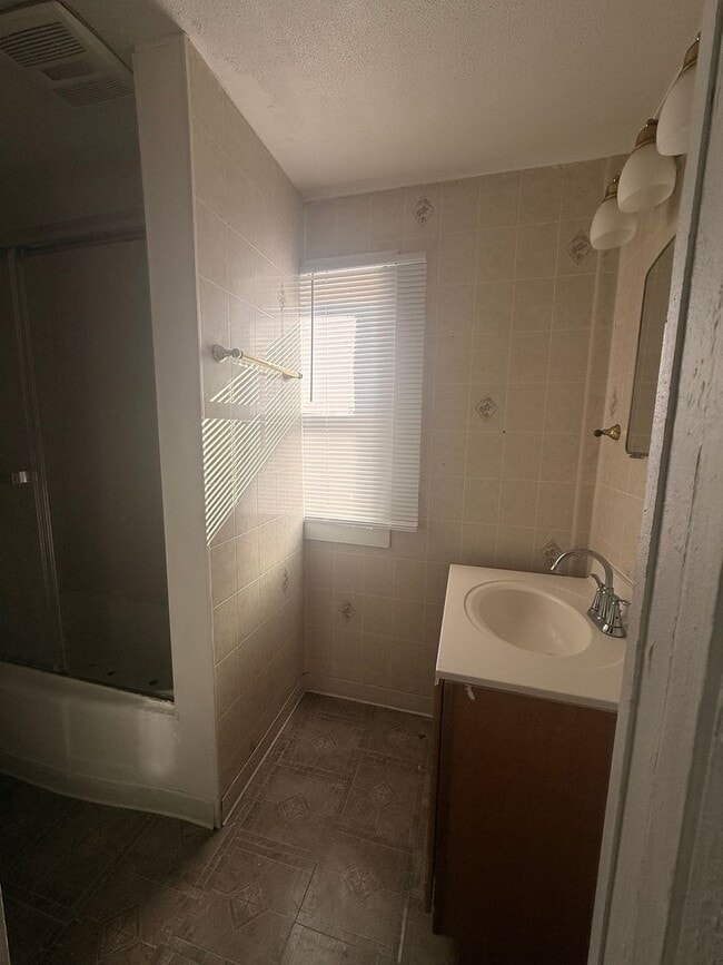 Photo - 1113 Ferguson St Unit Upper