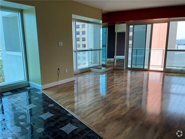 Building Photo - 2700 S Las Vegas Blvd Unit 703 Rental