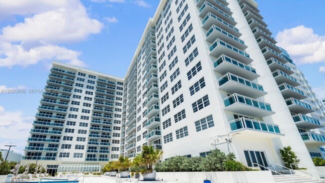 Building Photo - 6917 Collins Ave Unit L-107
