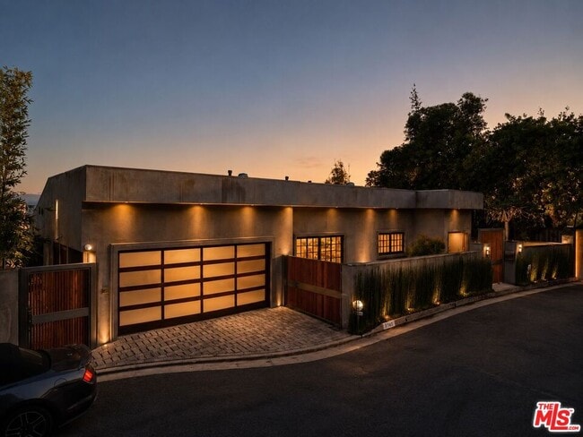 Photo - 8740 St Ives Dr