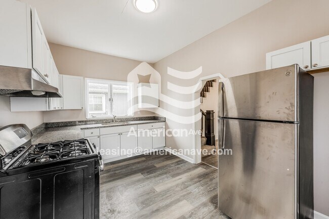Photo - 800 Addison St