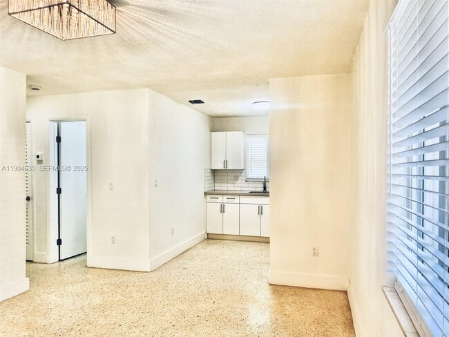 Photo - 1012 SW 4th Ave Unit 3