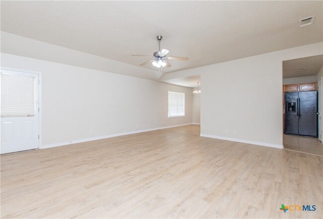 Photo - 404 Rowdy Dr