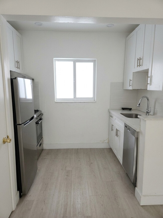 Photo - 6844 Abbott Ave