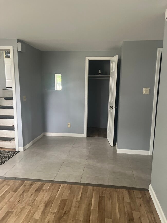 Photo - 2622 Hanson St