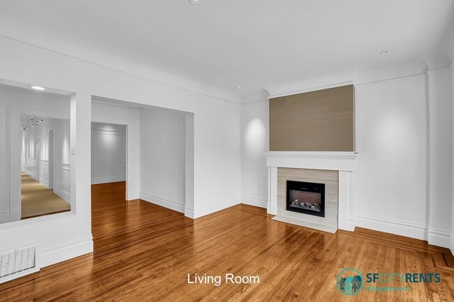 Photo - Sun-filled Presidio Heights Residence w/ Private Deck, Hot Tub & Garage Parking Unidad 220 Arguello Blvd.