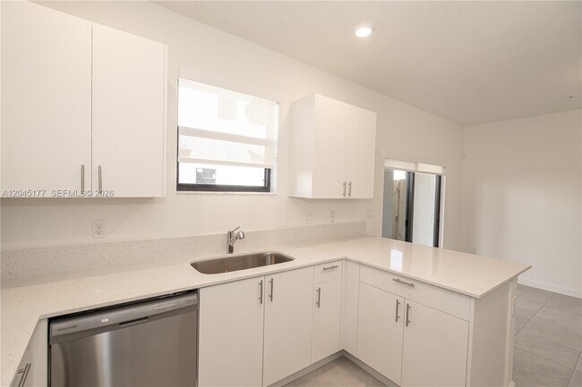 Photo - 270 SW 159th Pl