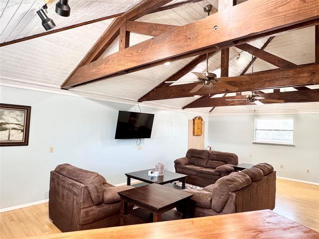 Photo - 1901 Adams Ln