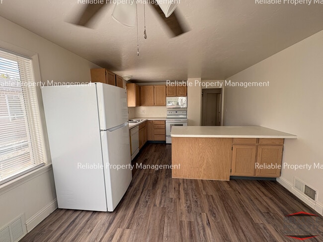 Photo - 357 W 20th St