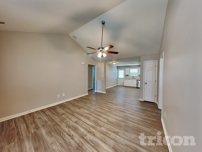 Photo - 310 Dexter Pl