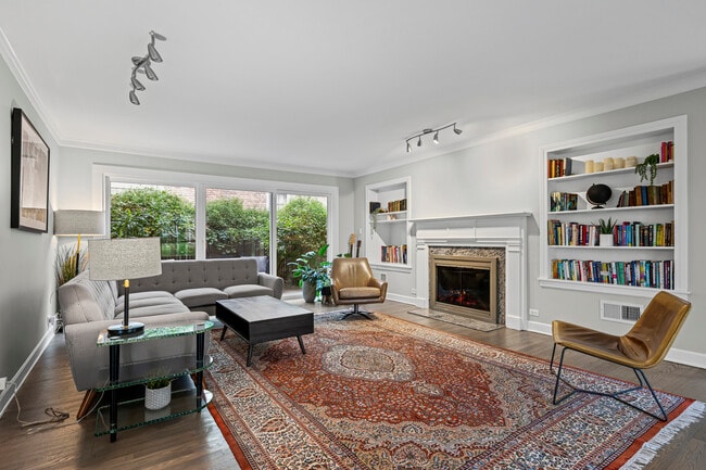 Photo - 930 Harvard Ct