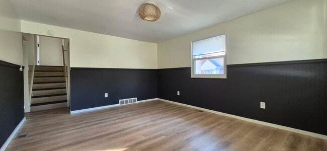 Photo - 319 Orchard Dr