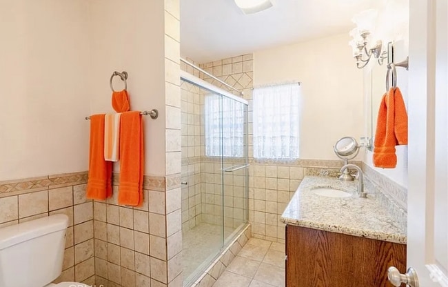Building Photo - 5915 Fishburn Ave Rental