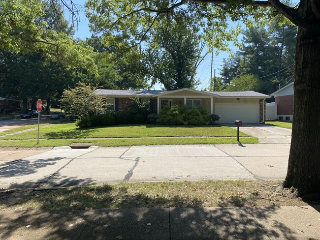 Building Photo - 1208 Eagleshire Dr Rental