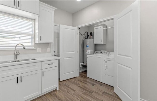 Photo - 2813 E Israel Ave