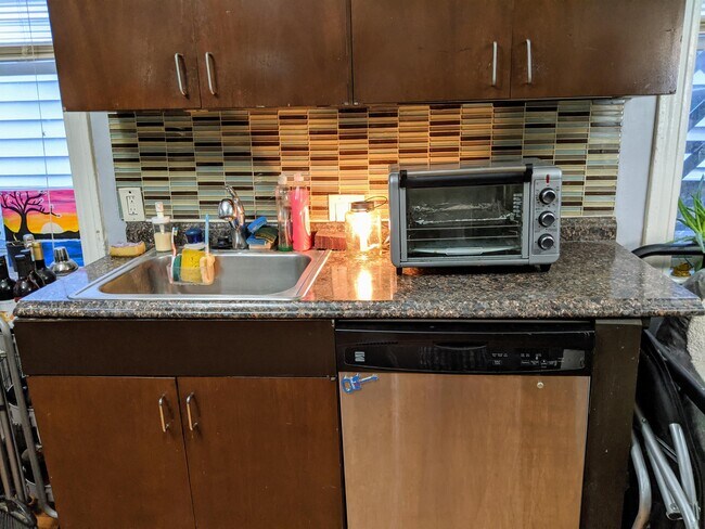 Photo - 1830 W 17th St