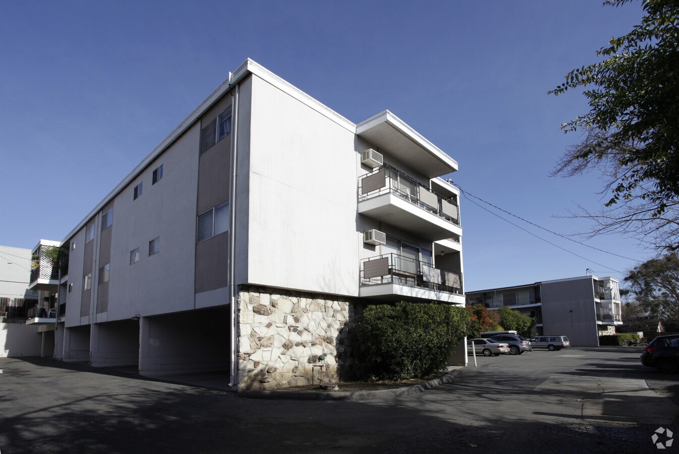 Mountain View Apartments - Mountain View Apartments