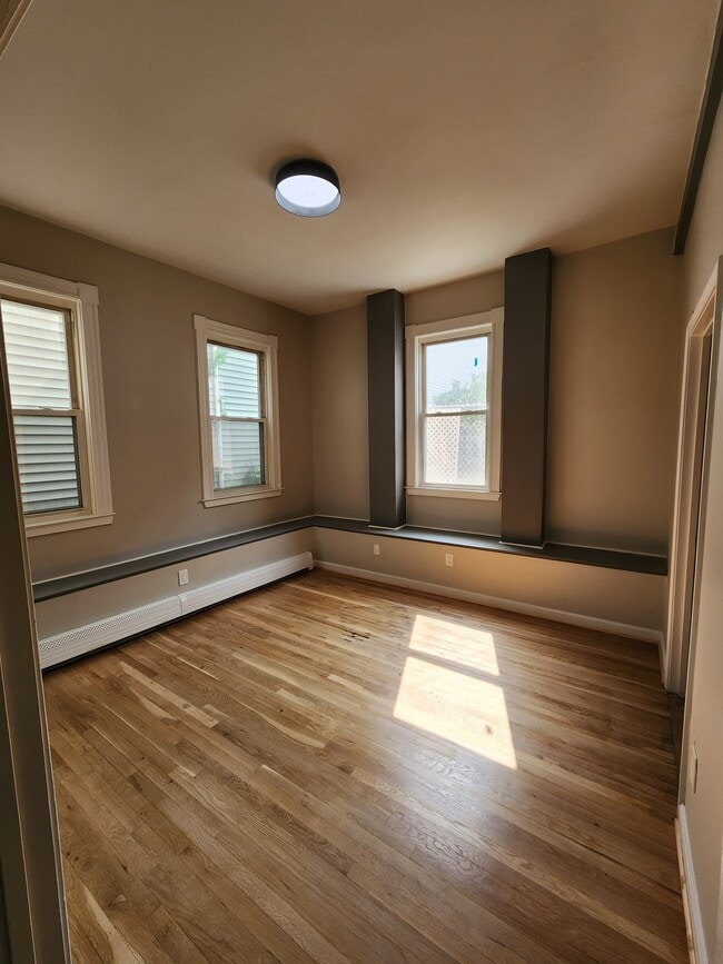 Master bedroom - 110 Branch St Unit 1