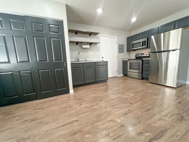 Photo - 114 W Head St Unidad V-010 114 W Head Street A