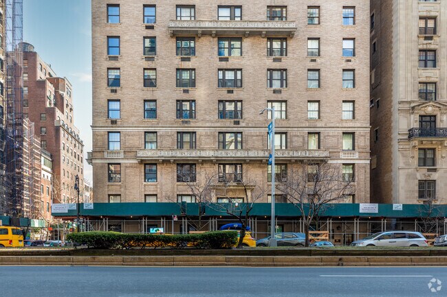 Photo - 525 Park Ave