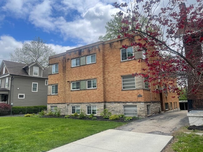 Building Photo - 2819 Erie Ave Unit 6