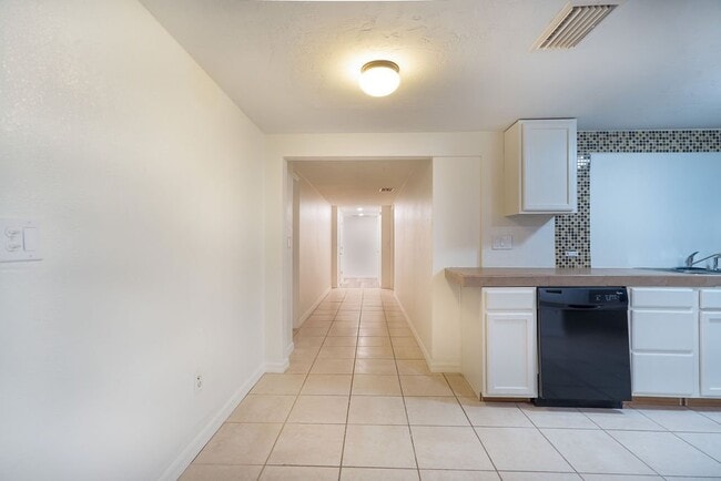 Photo - 7407 Duke Dr