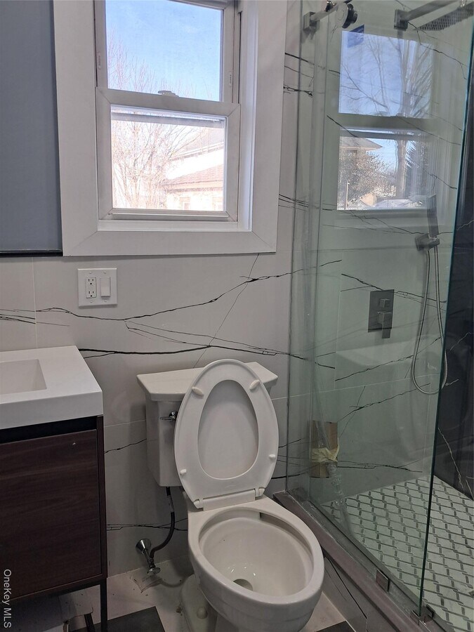 Photo - 160 Garfield Ave